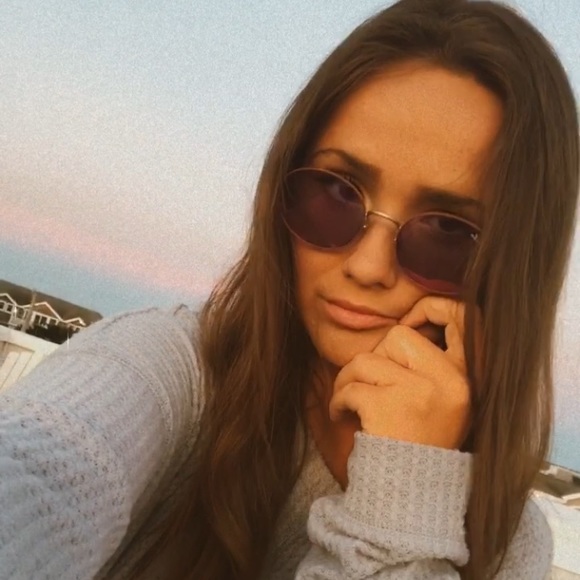 Meet your Posher, Marina🌊⛵️ - Picture 1 of 4